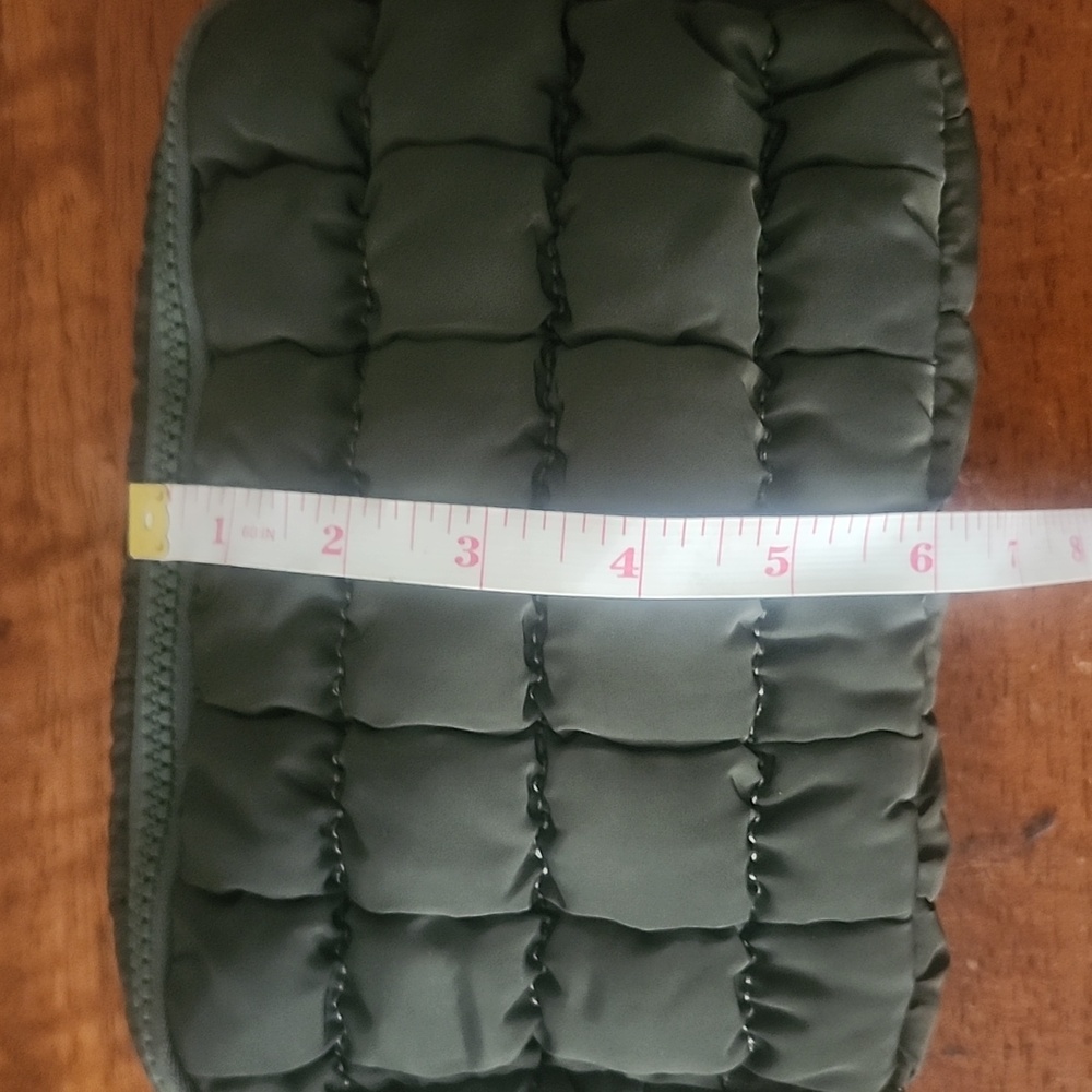 Tote Puffer Tote Quilted Crossbody Bag w/ dust bag! - Picture 9 of 9